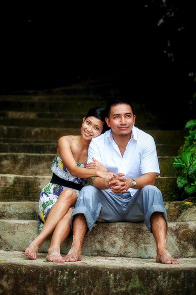 Bunn Salarzon - girl leans on guy sitting on stairs