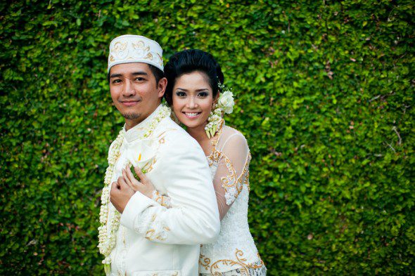 Bunn Salarzon - indonesian bride and groom