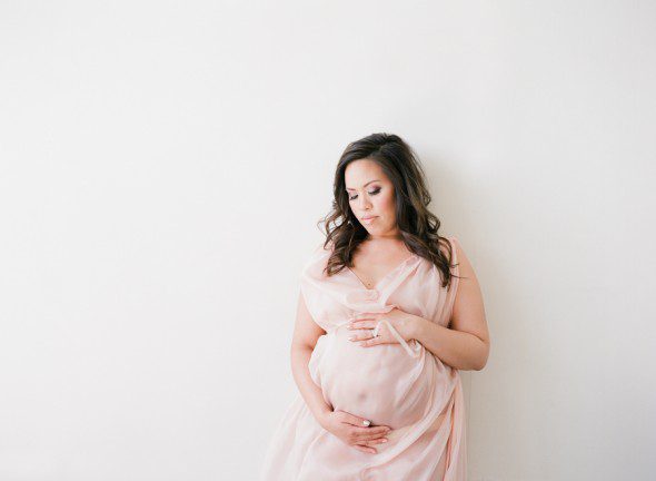 Bunn Salarzon - beautiful maternity photo in pink dress