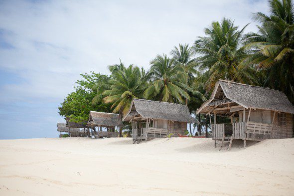 Bunn Salarzon - personal huts for rent on beach